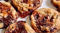 Legendary Chewy Salted Caramel Chocolate Chip Cookie Legendary Chewy Salted Caramel Chocolate Chip Cookie
