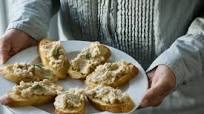 White Bean and Rosemary Crostini White Bean and Rosemary Crostini