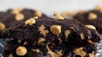 Chocolate Peanut Butter Chip Cookies (Crumbl Copycat) Chocolate Peanut Butter Chip Cookies (Crumbl Copycat)