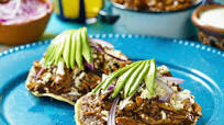Tostadas de Pollo con Mole Tostadas de Pollo con Mole
