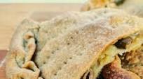 U pizzitidd (Focaccia alle cipolle con lievito madre) U pizzitidd (Focaccia alle cipolle con lievito madre)