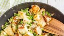 One pan cheesy potatoes and peas One pan cheesy potatoes and peas