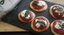 Ricetta fit pizzette proteiche con solo 18 kcal e senza grassi Ricetta fit pizzette proteiche con solo 18 kcal e senza grassi