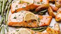 Baked Salmon with Potatoes and Green Beans Baked Salmon with Potatoes and Green Beans