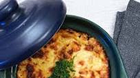 Potatoes Romanoff - a cheesy potato and onion casserole Potatoes Romanoff - a cheesy potato and onion casserole