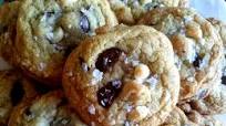 Macadamia Nut Dark Chocolate Chip Cookies Macadamia Nut Dark Chocolate Chip Cookies