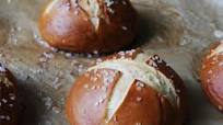 How To Make German Pretzel Buns How To Make German Pretzel Buns