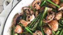 Garlicky Sautéed Mushrooms and Asparagus Garlicky Sautéed Mushrooms and Asparagus