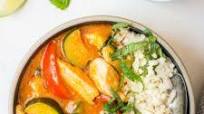 Thai Chicken Coconut Curry (Paleo, Low Carb, Whole30) Thai Chicken Coconut Curry (Paleo, Low Carb, Whole30)