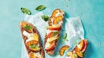 Bruschetta met magor en gegrilde nectarine Bruschetta met magor en gegrilde nectarine