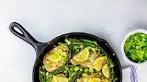 One Pot Lemon Garlic Pork Chops and Asparagus Skillet One Pot Lemon Garlic Pork Chops and Asparagus Skillet
