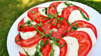 Tomato mozzarella salad (Insalata Caprese) Tomato mozzarella salad (Insalata Caprese)