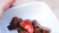 Frozen Chocolate Covered Strawberry Bites Frozen Chocolate Covered Strawberry Bites