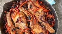 Pork Chops with Peppers, Vinegar and Black Olives Pork Chops with Peppers, Vinegar and Black Olives