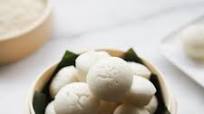 Puto (Filipino Steamed Rice Cakes) Puto (Filipino Steamed Rice Cakes)