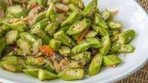 Ginisang Okra with Fish Flakes Ginisang Okra with Fish Flakes