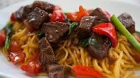 Vietnamese Shaking Beef and Garlic Noodles Vietnamese Shaking Beef and Garlic Noodles