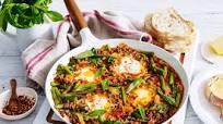 Baked eggs in spicy beef sauce Baked eggs in spicy beef sauce