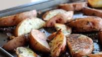Garlic Roasted Red Potato Wedges with Olive Oil and Rosemary Garlic Roasted Red Potato Wedges with Olive Oil and Rosemary