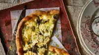 Courgette and blue cheese pizza Courgette and blue cheese pizza