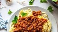 Super Easy Marinara Sauce with Ground Beef {paleo + whole30} Super Easy Marinara Sauce with Ground Beef {paleo + whole30}