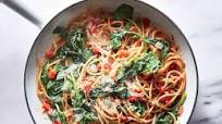 One-Pot Pasta With Spinach and Tomatoes One-Pot Pasta With Spinach and Tomatoes
