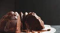 Dark chocolate sunflower bundt cake Dark chocolate sunflower bundt cake