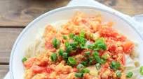 Tomato Noodles with Fried Egg Tomato Noodles with Fried Egg