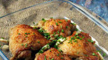 AIP Crockpot Garlic Chicken Recipe AIP Crockpot Garlic Chicken Recipe