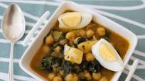Potaje de garbanzos con bacalao y espinacas o potaje de vigilia Potaje de garbanzos con bacalao y espinacas o potaje de vigilia