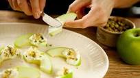 Apple Slices with Goat Cheese and Pistachios Apple Slices with Goat Cheese and Pistachios