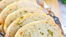 THE BEST EASY GARLIC BREAD THE BEST EASY GARLIC BREAD