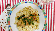 Bertolli® Fettuccine Alfredo with Air Fried Chicken Bertolli® Fettuccine Alfredo with Air Fried Chicken