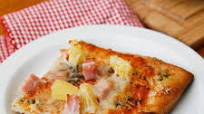 Herb and Cheese Crust Hawaiian Pizza Herb and Cheese Crust Hawaiian Pizza