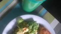 Taquitos de barbacoa de soya con ensalada fresca de manzana Taquitos de barbacoa de soya con ensalada fresca de manzana