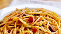 Spaghetti alla Puttanesca Spaghetti alla Puttanesca