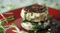 Turkey-Spinach Burgers With Sweet Soy-Ginger Sauce Turkey-Spinach Burgers With Sweet Soy-Ginger Sauce