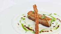 Slowly braised belly of pork with apple soup, garlic purée and Port jus Slowly braised belly of pork with apple soup, garlic purée and Port jus