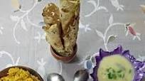 मसाला खिचड़ी और गुजराती कढ़ी(Masala khichdi aur gujarati kadhi recipe in hindi) मसाला खिचड़ी और गुजराती कढ़ी(Masala khichdi aur gujarati kadhi recipe in hindi)