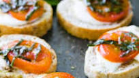 Caprese Crostini (Canapes) Caprese Crostini (Canapes)