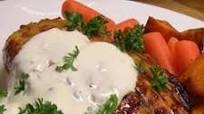 Garlic Cream Sauce over Chicken Breasts Garlic Cream Sauce over Chicken Breasts