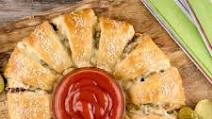 Cheeseburger Crescent Ring: the easy appetizer recipe packed with cheeseburger flavor Cheeseburger Crescent Ring: the easy appetizer recipe packed with cheeseburger flavor