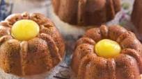 Individual Pistachio Bundt Cakes with Lemon Curd Filling Individual Pistachio Bundt Cakes with Lemon Curd Filling