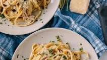Chicken Fettuccine Alfredo with Roasted Garlic Chicken Fettuccine Alfredo with Roasted Garlic
