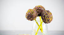 How to Make Cake Pops with a Mold How to Make Cake Pops with a Mold