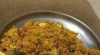 Chicken and Egg Pulav with Leftover chicken tikka and rice Chicken and Egg Pulav with Leftover chicken tikka and rice