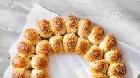 Multigrain Roll Wreath Multigrain Roll Wreath