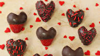 Chocolate-Dipped Strawberry Hearts Chocolate-Dipped Strawberry Hearts