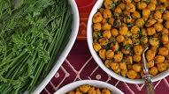 Garbanzos crujientes con hierbas frescas. Receta rápida y versátil Garbanzos crujientes con hierbas frescas. Receta rápida y versátil