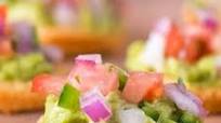 Avocado Pico De Gallo Appetizer Snack Crackers Avocado Pico De Gallo Appetizer Snack Crackers